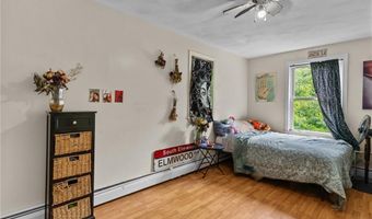 16 Spectacle Ave, Warwick, RI 02888