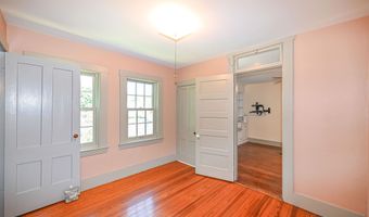 9 Lawes Ave, Bedford, NH 03110
