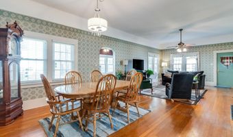 118 E Broadway Ave, Augusta, KS 67010