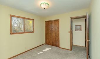 164 Park Pl, Arnolds Park, IA 51331
