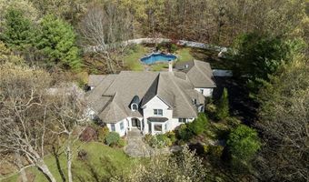 4 Christopher Dr, Lincoln, RI 02865