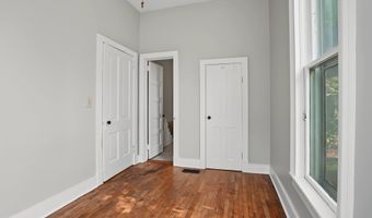 920 High St, Baldwin City, KS 66006
