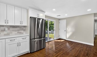 41 Piscitello Dr, Branford, CT 06405