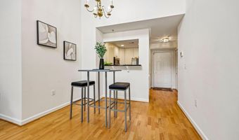 1320 N WAYNE St N 405, Arlington, VA 22201