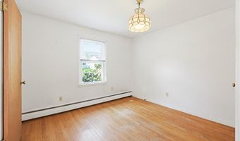 145 Glenwood Dr, North Kingstown, RI 02852