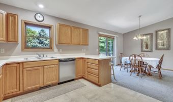 424 Emerald Dr, Arnolds Park, IA 51331