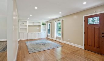 8614 BRAEBURN Dr, Annandale, VA 22003