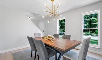 339 Oakleigh Woods Dr, Ballwin, MO 63011