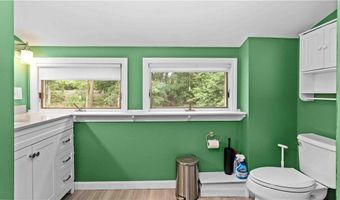 74 Algonquin Rd, East Providence, RI 02916