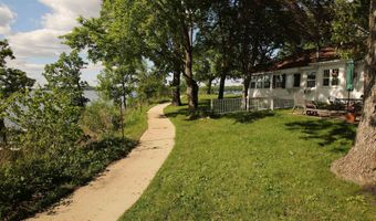 162 Pillsbury Pt, Arnolds Park, IA 51331