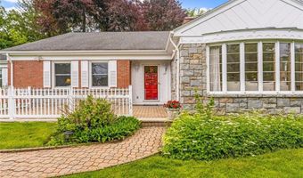 133 Tupelo Hill Dr, Cranston, RI 02920