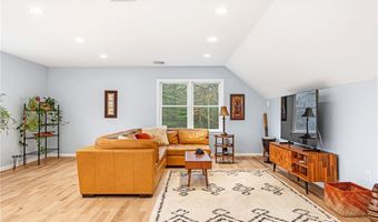 11 Pequot Ln, Hopkinton, RI 02804