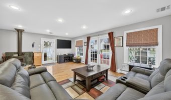 69 S Airmont Rd, Airmont, NY 10901