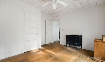 49 Willow Creek Dr, Asheville, NC 28803