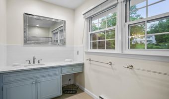 27 E Gate Rd, Danbury, CT 06811