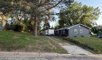 400 S 7th St, Akron, IA 51001