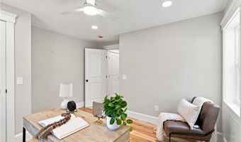 40 Congregational St, Bristol, RI 02809