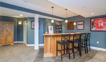 430 W Homestead Dr, Aurora, OH 44202