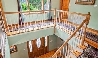 9 Santom St, Auburn, MA 01501