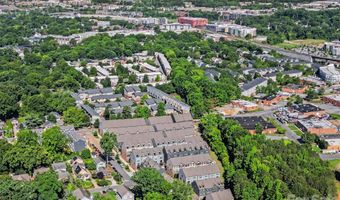 300 Twinflower Ln, Charlotte, NC 28205