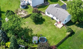 235 Aberdeen Dr, Algonquin, IL 60102