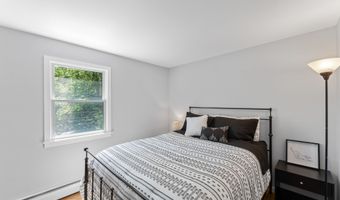 33 Ridgedale Rd, Bethel, CT 06801