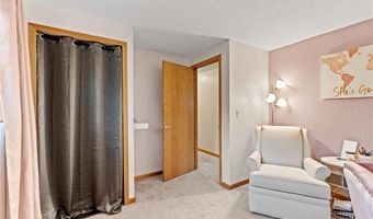 956 Blackoaks Ln, Anoka, MN 55303