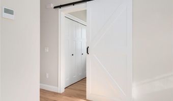 39 Winsor St, East Providence, RI 02914