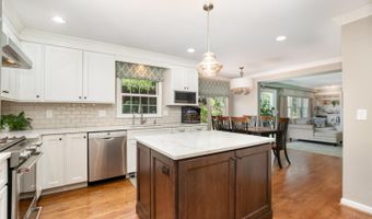 2150 Rose Meadow Ln, Anderson Twp., OH 45230