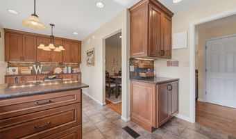 254 Village Mead Dr, Ballwin, MO 63021