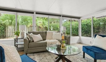 1554 LINKSIDE Dr, Atlantic Beach, FL 32233