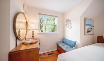 1507 Dicken Dr, Ann Arbor, MI 48103