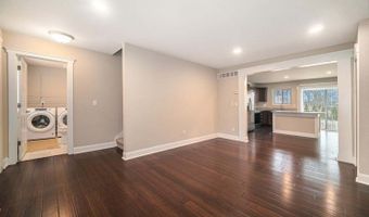 1 Maple Village Ct, Ann Arbor, MI 48103