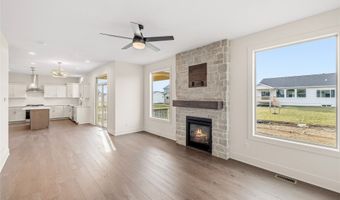 722 NE Crossing Oaks Dr, Ankeny, IA 50021