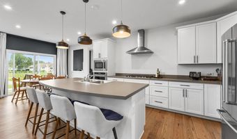 940 Treeline Dr, Algonquin, IL 60102
