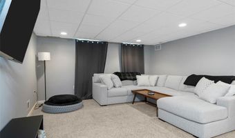 375 Novara Dr, Ballwin, MO 63021
