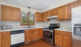 29 Teakwood Dr W, Coventry, RI 02816