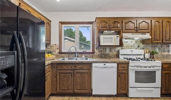 880 Whitney Dr, Apple Valley, MN 55124