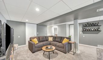 5538 Silverpoint Dr, Cincinnati, OH 45247