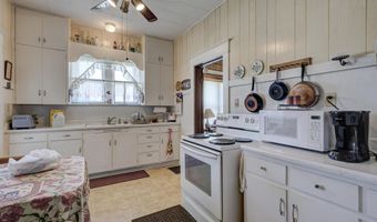 905 East Ave, Baxter Springs, KS 66713