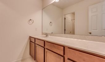 253 Village Creek Dr Dr, Ballwin, MO 63021