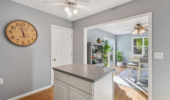 210 12th Ave NW, Altoona, IA 50009