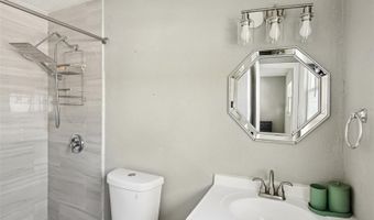 520 FAIRFAX Ln, Apollo Beach, FL 33572