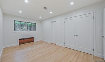 21 E Central Ave, Bergenfield, NJ 07621
