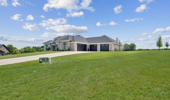 3047 SE Deer Run, Dyersville, IA 52040