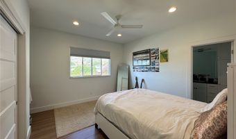 5872 Haleola St, Honolulu, HI 96821