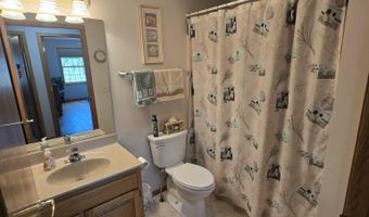 511 Clearwater Cir, Beatrice, NE 68310