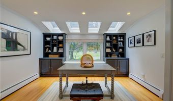 22 Pine Top Rd, Barrington, RI 02806