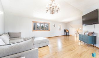 107 E Willow St, Beresford, SD 57004