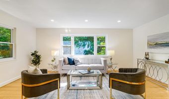 2420 N TAYLOR St, Arlington, VA 22207